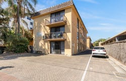 2/17 Adelphi Terrace, Glenelg North, SA 5045