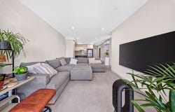 206/5 Sandbelt Close, Heatherton, Vic 3202