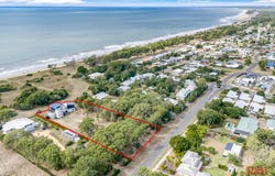 14 Sylvan Drive, Moore Park Beach, Qld 4670