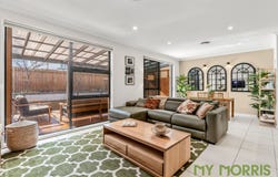 27/10 Helpmann Street, Bonython, ACT 2905