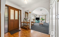 3 Tarn Place, Wendouree, Vic 3355