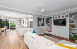 3/9 CUPANIA PLACE, Elanora, Qld 4221