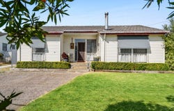 10 Kardella Street, Simpson, Vic 3266