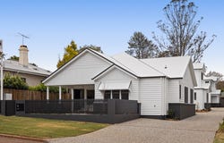 4 Wonderley Street, Mount Lofty, Qld 4350