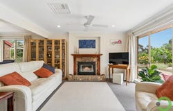 10 Ridgefield Close, Aberfoyle Park, SA 5159