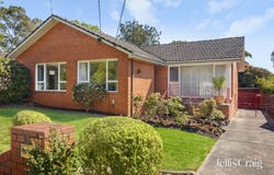 15 Snowden Drive, Glen Waverley, Vic 3150