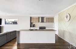 8 Sakura Drive, Beaconsfield, Vic 3807
