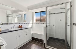 413 Farm Street, Norman Gardens, Qld 4701