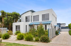 1/1C Boscarne Avenue, Torquay, Vic 3228