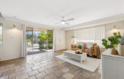2/62 Birdwood Road, Holland Park West, Qld 4121
