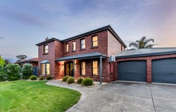 6 Cairinini Court, Strathdale, Vic 3550