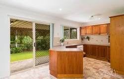24 Bottlebrush Drive, Regents Park, Qld 4118