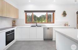 74 Taemore Close, Haddon, Vic 3351