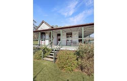 242 Marinis Road, Mount Tully, Qld 4380