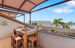42/1 Great Hall Drive, Miami, Qld 4220