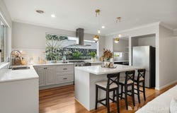 19 Pinnacle Rise, Lilydale, Vic 3140