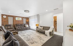 19 Corsloot Street, Regents Park, Qld 4118