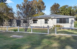 15 Tyrrell Street, Oakey, Qld 4401