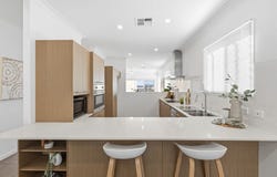 10 Centre Street, Aspley, Qld 4034