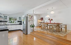 9 Saltash Street, Labrador, Qld 4215