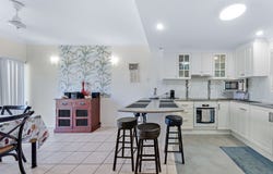 6/24 Pandanus Drive, Cannonvale, Qld 4802