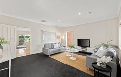 2/7 Helmer Crescent, Thomson, Vic 3219
