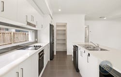 18 Cassidy Crescent, Bridgeman Downs, Qld 4035