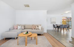 2/2 NEW ENGLAND DRIVE, Hillarys, WA 6025