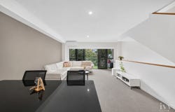 20/1 Mervyn Thomas Drive, Hope Island, Qld 4212