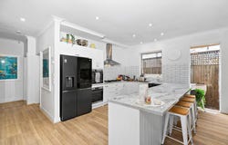 4 Collington Avenue, Brighton, Vic 3186
