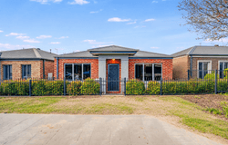11 Macquarie Road, West Wodonga, Vic 3690
