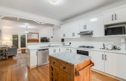 162 Spring Street, Middle Ridge, Qld 4350
