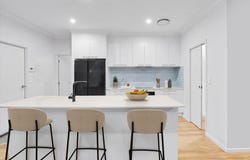 8 Magellan Street, Spring Mountain, Qld 4300
