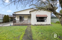 17 Warburton Street, Beaufort, Vic 3373