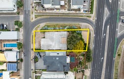 40 Seaview Road, Tennyson, SA 5022