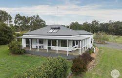 52 Callaghans Lane, Gordon, Vic 3345