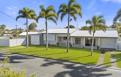 2 Jewel Street, Golden Beach, Qld 4551
