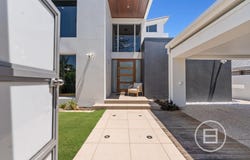 3 Brindisi Avenue, Isle Of Capri, Qld 4217