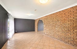 2/27 Kemblawarra Road, Warrawong, NSW 2502