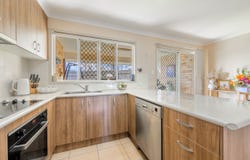 37 Liriope Drive, Kirkwood, Qld 4680
