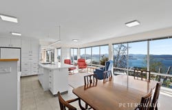 52 Nicholas Drive, Sandy Bay, Tas 7005