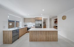 60 Wood Crescent, Baringa, Qld 4551
