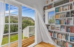 16 Main Road, Stanley, Tas 7331