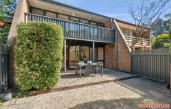 8 Barnet Close, Phillip, ACT 2606