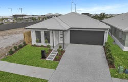 3 Darling Cres, Banya, Qld 4551