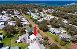 17 Third Avenue, Peaceful Bay, WA 6333