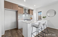 8 Boilersmith Street, Donnybrook, Vic 3064