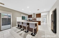 39 Brockwell Crescent, Manor Lakes, Vic 3024