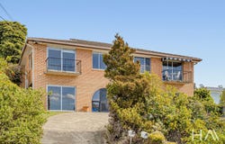 2/13 Birngana Avenue, Sandy Bay, Tas 7005