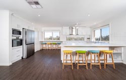 30-32 Scarlett Street, Avenel, Vic 3664